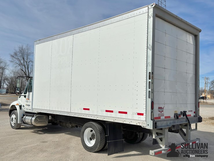 2019-international-durastar-4300-image-7