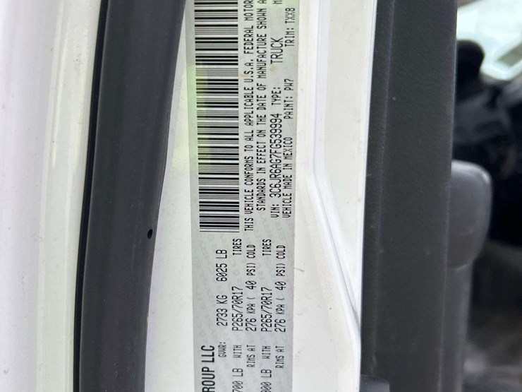 2015-dodge-1500-image-5