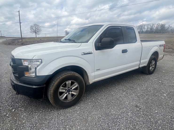 2017-ford-f150-xl-image-1