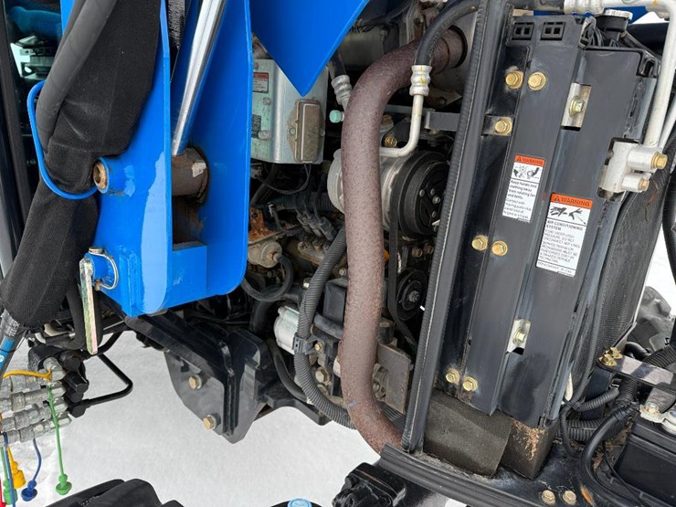 new-holland-boomer-37-image-42