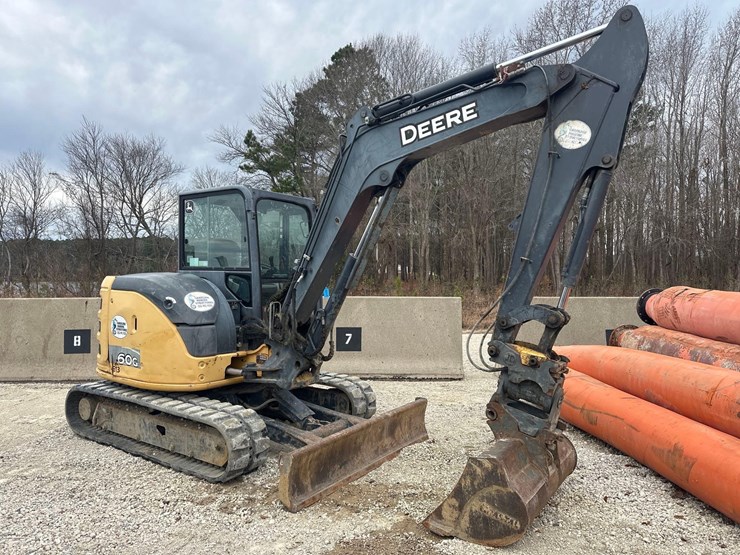 2014-deere-60g-image-2