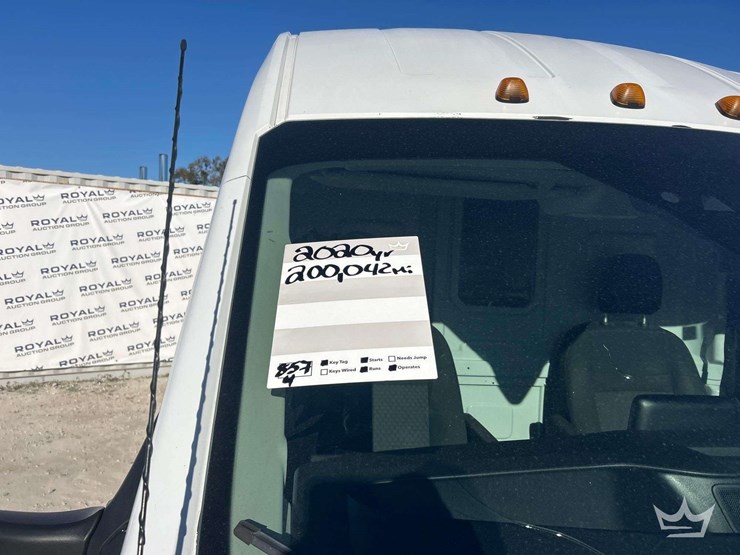 2020-ford-transit-image-24