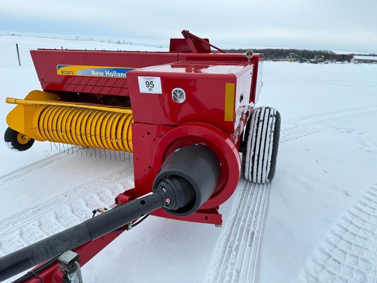 2015-new-holland-bc5070-image-10