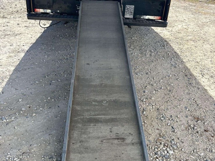 2006-gmc-3500-image-26