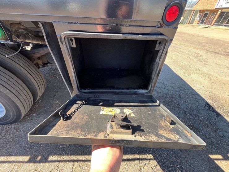 2014-dodge-ram-5500-image-28