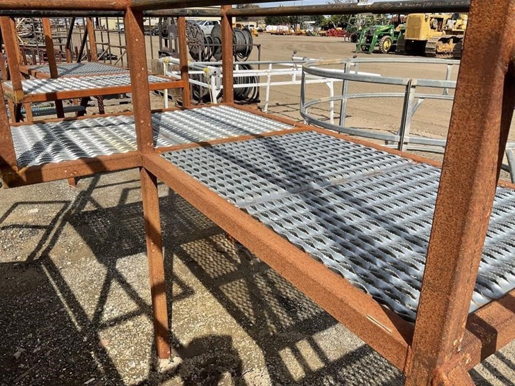 7'x4'x40"-steel-catwalk-platform-image-5