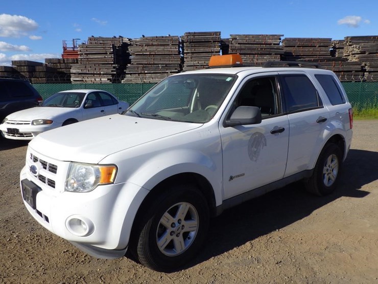 2009-ford-escape-image-1