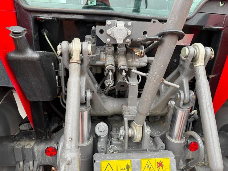 massey-ferguson-4707-image-41