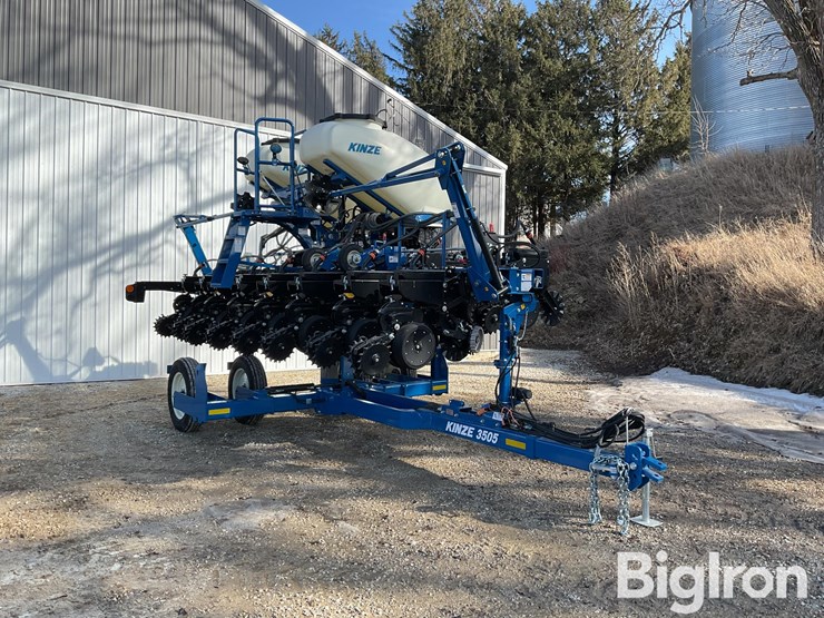 2024-kinze-3505-image-3