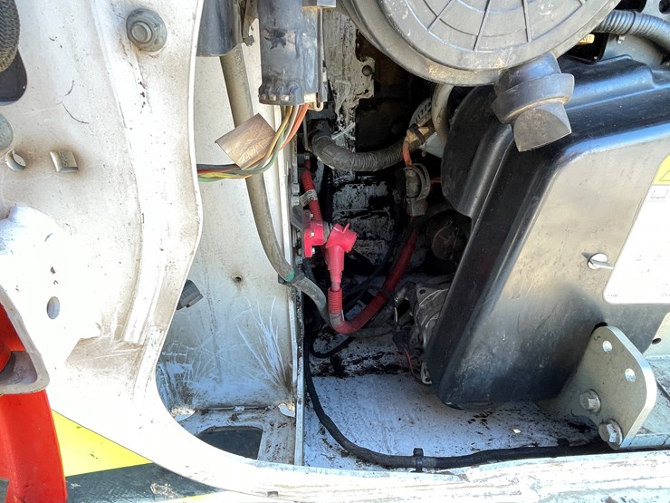 2022-bobcat-t76-image-29