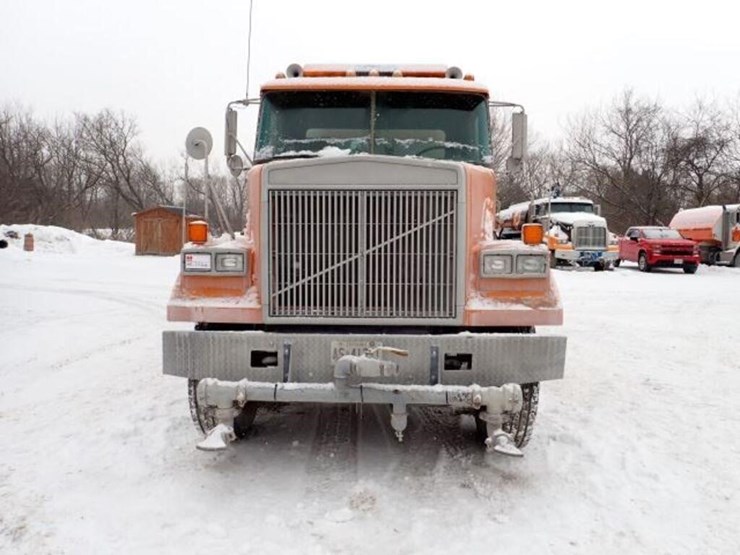 1990-white-gmc-t/a-water-truck-4v2bdbme1ln633643-image-3