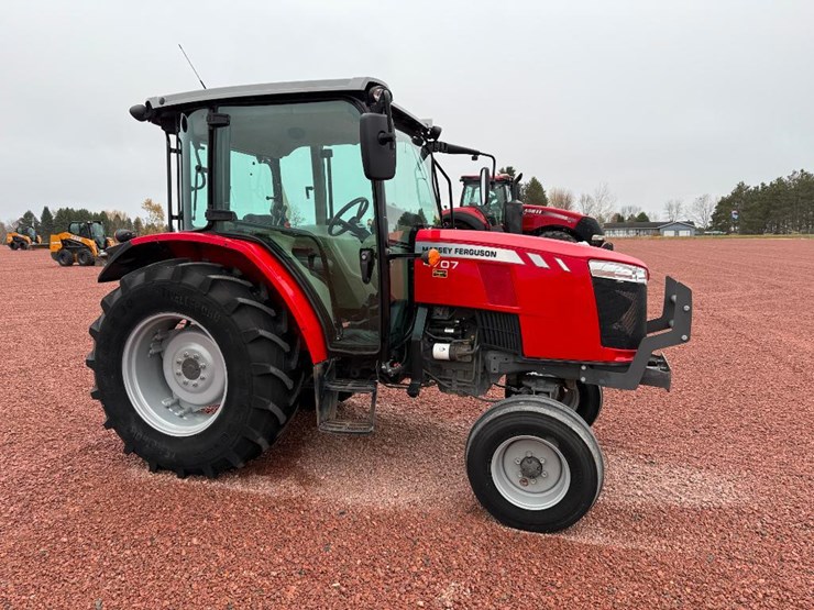 massey-ferguson-4707-image-3