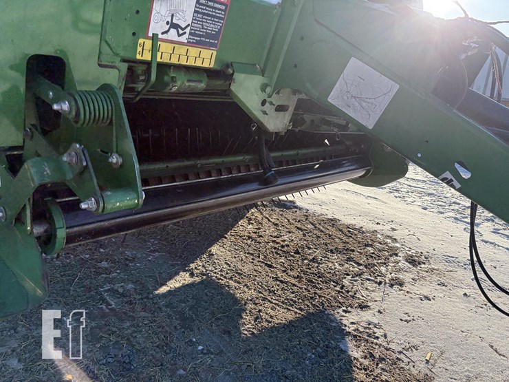 2020-john-deere-560m-image-4