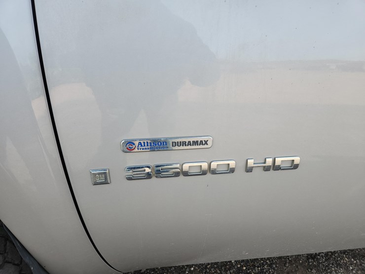 2009-gmc-3500-image-20