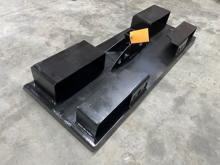 #2484-•-skid-steer-receiver-hitch-plate-with-chain-buckets-image-7