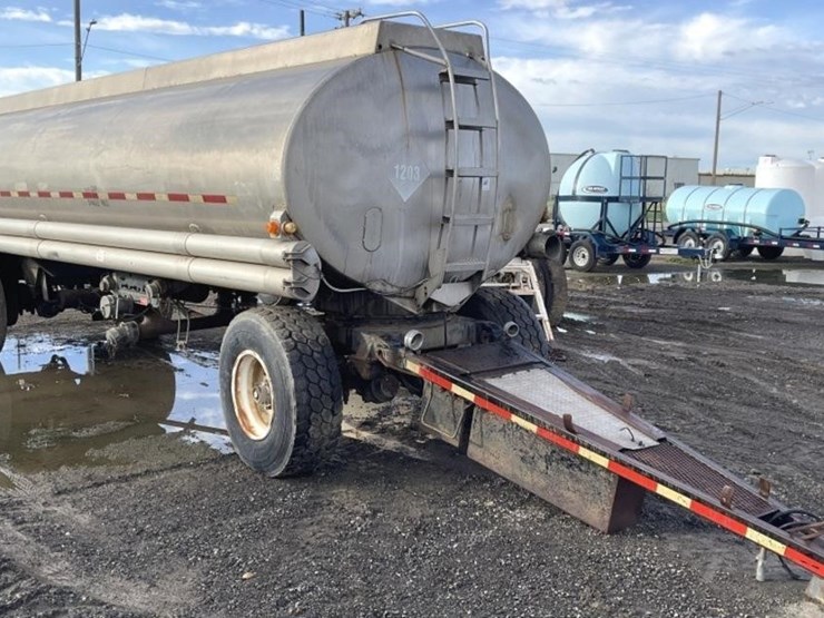 (dmv)-clough-4000g-alu.-tanker-trailer-image-1