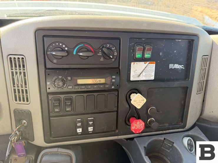 2011-international-workstar-7400-image-73