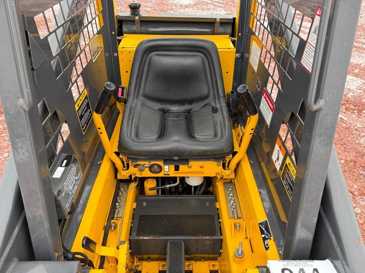 new-holland-ls120-image-24