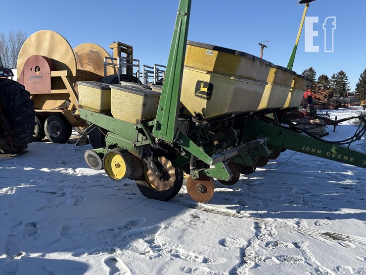 john-deere-7000-image-4