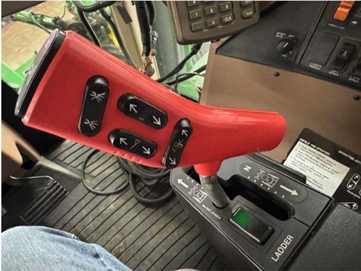 2004-john-deere-4710-image-61