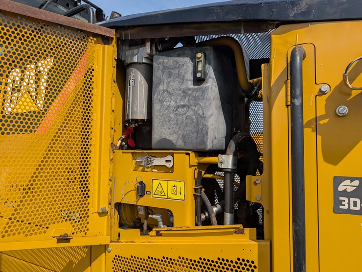 caterpillar-120m-image-5