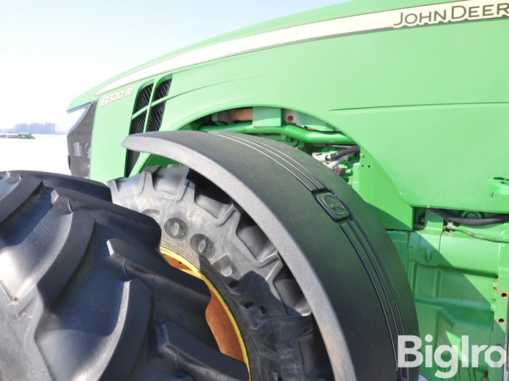 2015-john-deere-8320r-image-14