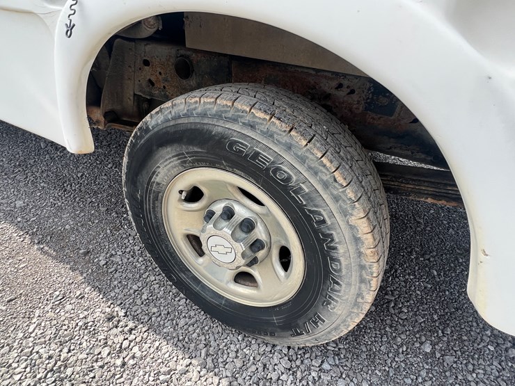 2009-chevrolet-2500-image-9