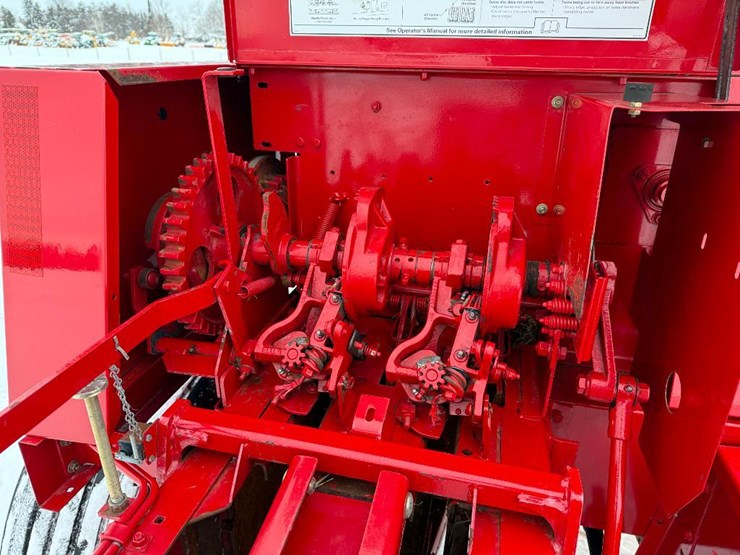 2015-new-holland-bc5070-image-21