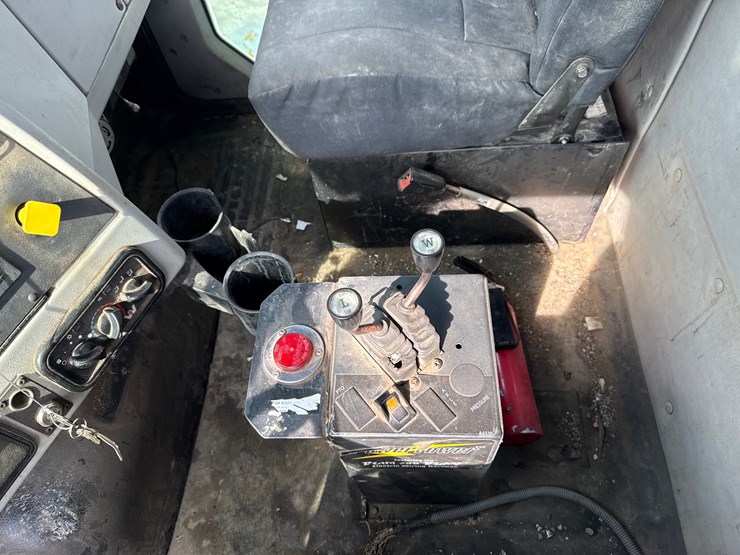 2018-western-star-4700sb-image-33