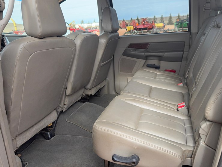 2009-dodge-3500-image-15