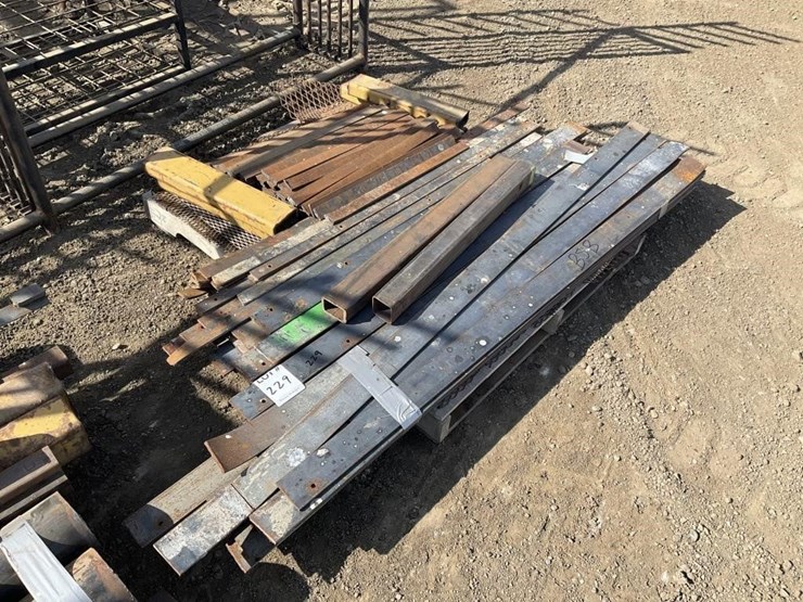 fabricating-iron-&-steel-racking-image-2