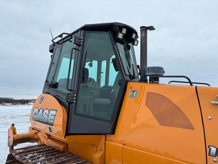 2011-case-1650l-xlt-image-28