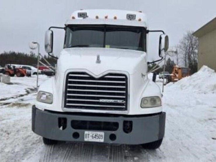 2012-mack-cxu-pinnacle-hiway-tractor---sleeper---h-image-6