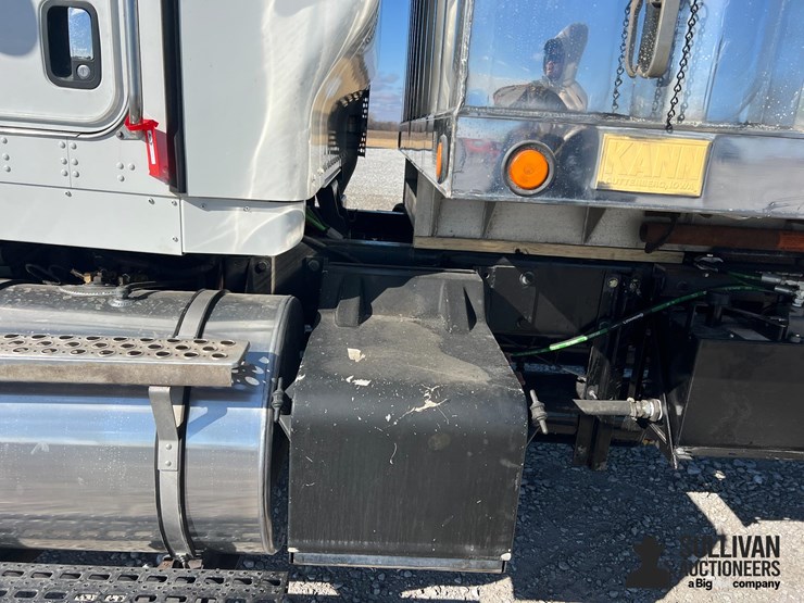 2016-kenworth-t400-image-17