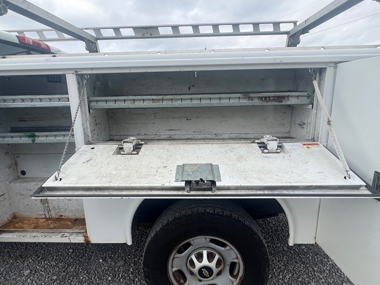 2016-chevrolet-2500-image-28