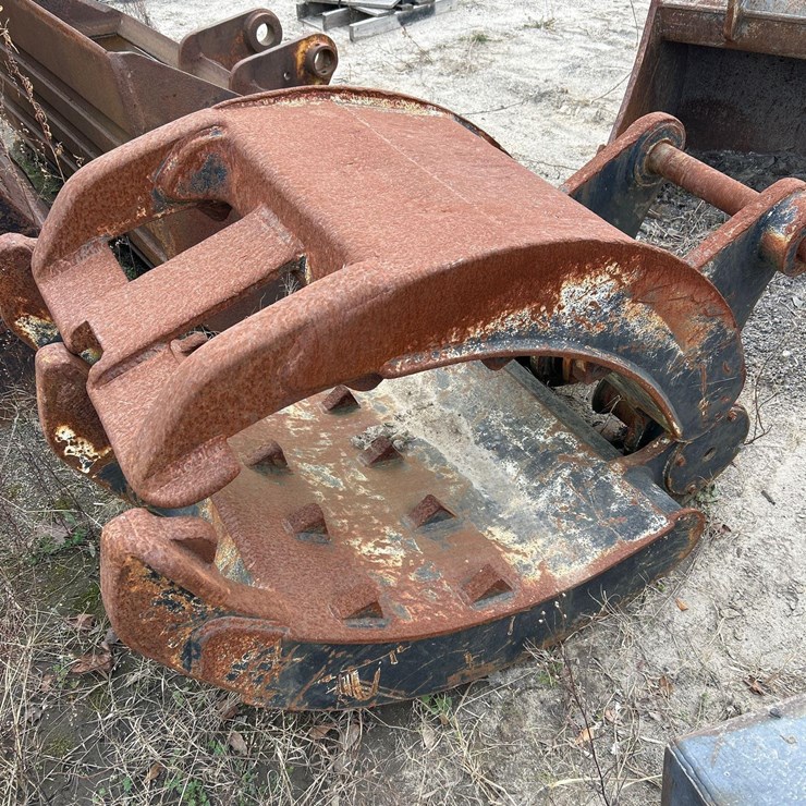 HYDRAULIC EXCAVATOR GRAPPLE ATTACHMENT