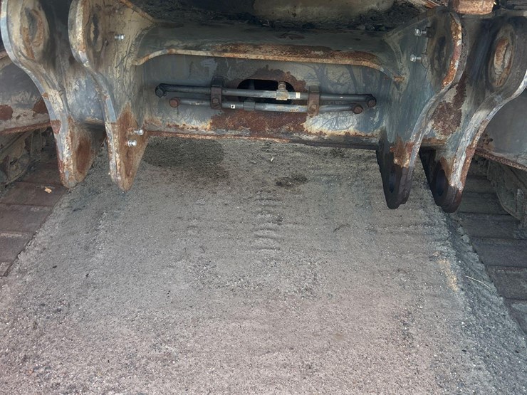 2016-volvo-ecr235el-image-17