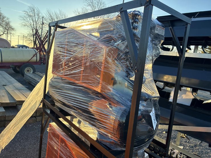 #115404-•-40-gal-2-stage-air-compressor-image-1