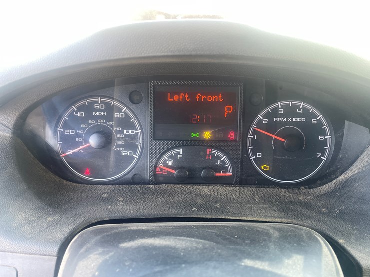 2016-dodge-3500-image-28