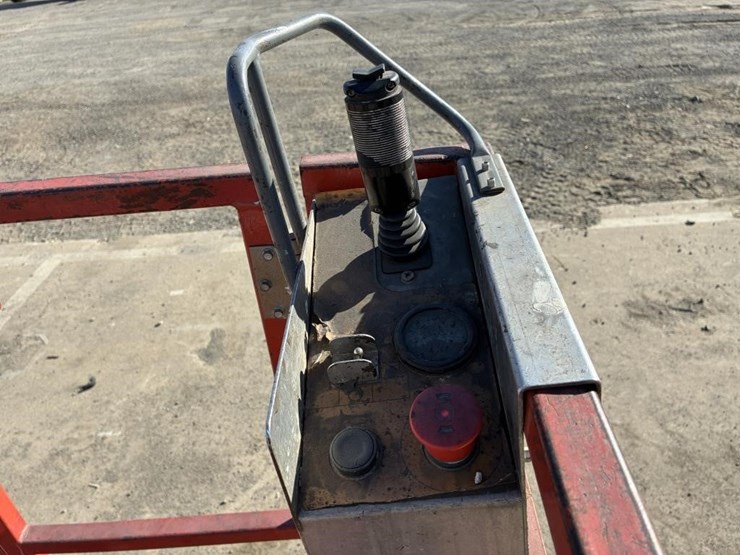 2016-skyjack-sj12-image-7