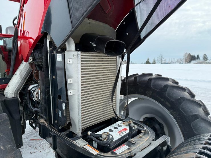 case-ih-farmall-140a-image-40