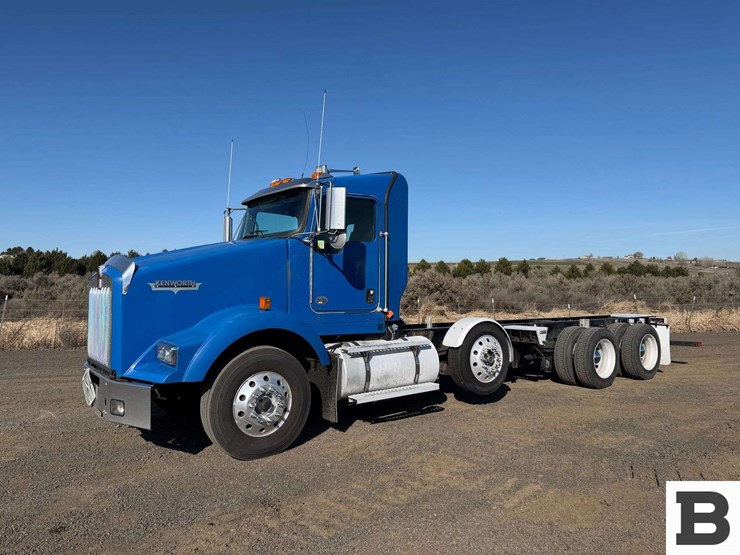 2015-kenworth-t800-image-1