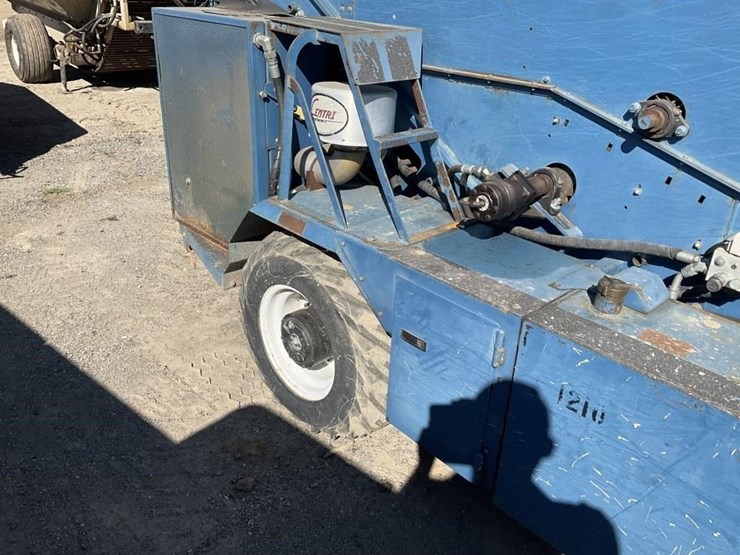 weiss-mcnair-magnum-x-s.p.-nut-harvester,-diesel-image-13