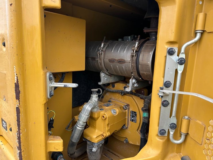 2021-caterpillar-306-image-17