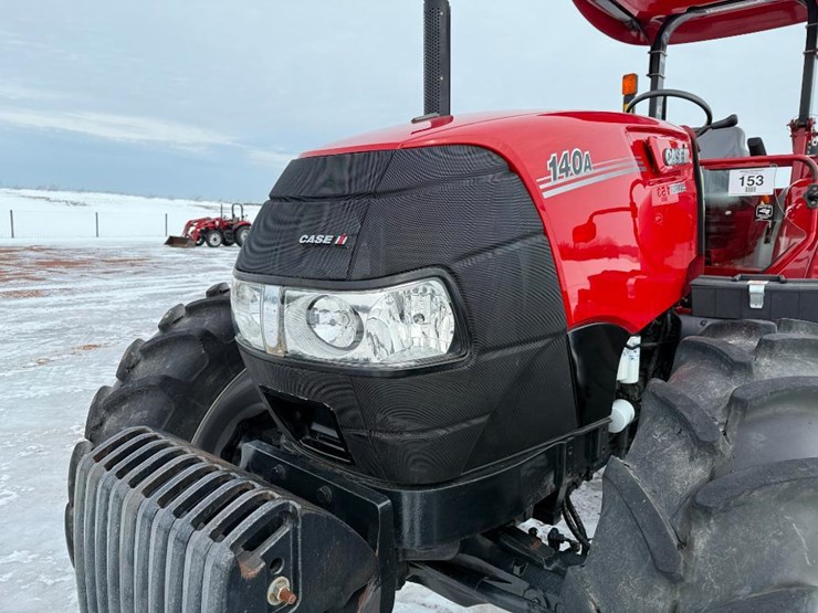 case-ih-farmall-140a-image-29