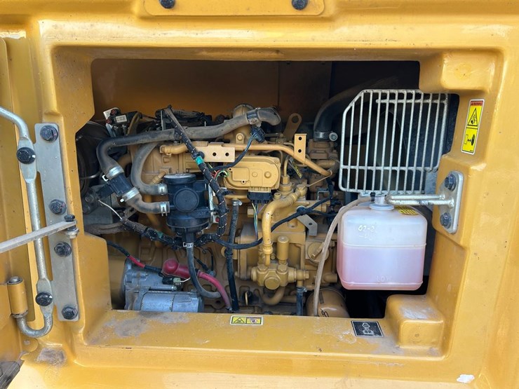 2021-caterpillar-306-cr-image-15