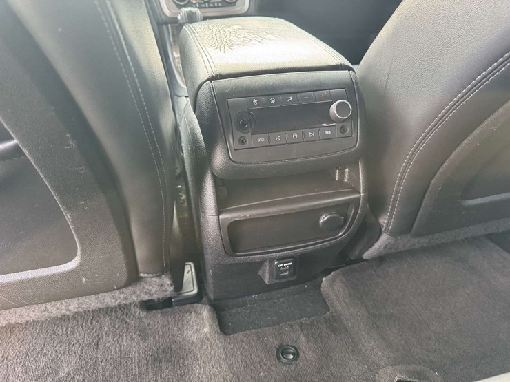 2016-gmc-acadia-slt-image-25