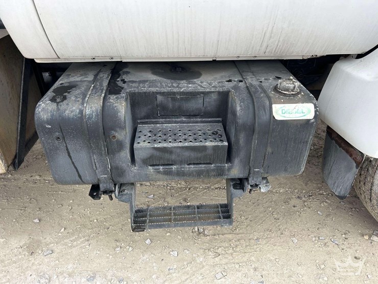 2001-ford-f650-image-31