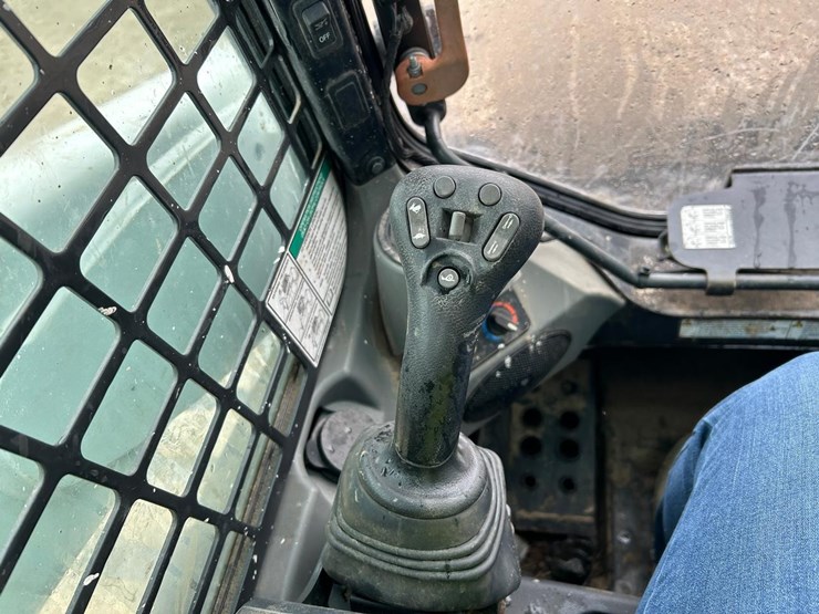 2021-bobcat-t770-image-21