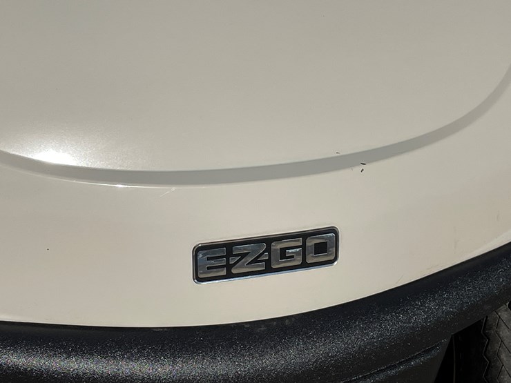 #204-•-2020-ez-go-rxv-electric-golf-cart-image-9